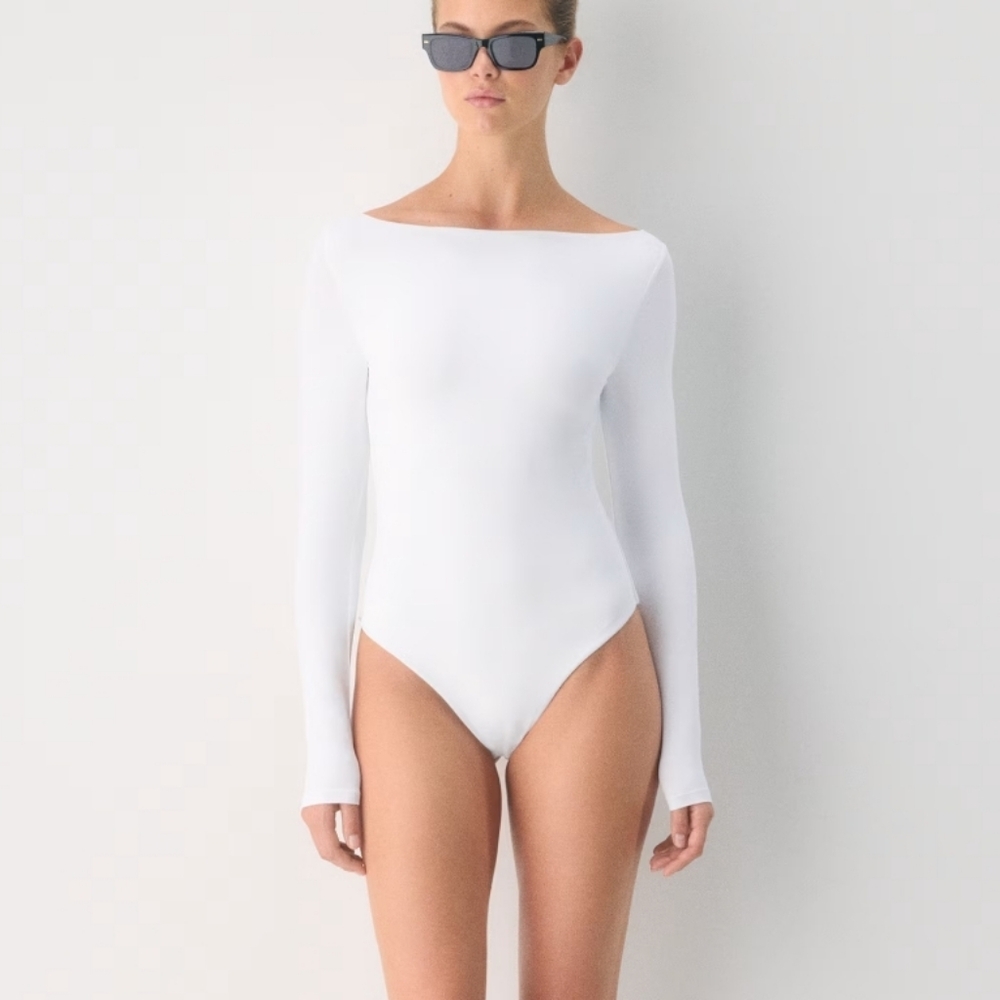 Aritzia Original Contour Whitney Bodysuit